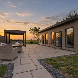 Luxury Lodge with Hot Tub near Rye
