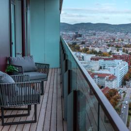 Great apartment with view and heated rooftop Pool