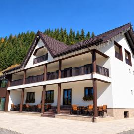 Casa Roua Munților, hotel din Dămuc