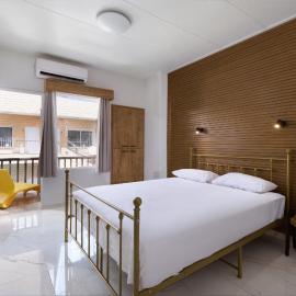 Hotel Maman