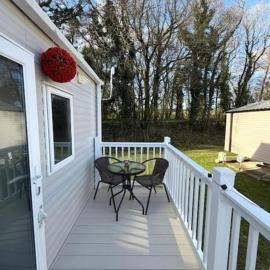 Cornish Coastal Retreat - Dog Friendly Caravan - Hedley Wood Holiday Park, hotel v destinácii Bridgerule