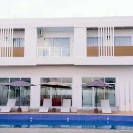 VILLA VENISE BEACH RESORt, hótel í Patnongon