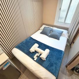 Suite con baño privado frente al metro BCN