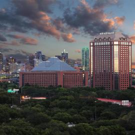 Hilton Anatole: Dallas şehrinde bir otel