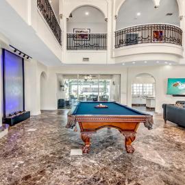Golden Globe – Canalfront Pool Spa Games