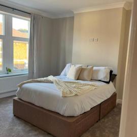 4BR Workington Home | Contractors & Groups