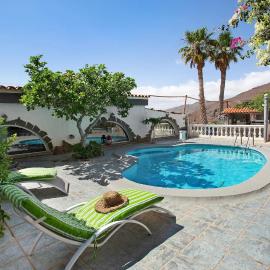 Finca Fani con piscina compartida