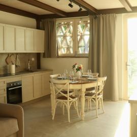 La Chicca Holiday Home - Casa Vacanze、Bibbianoのホテル