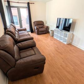 Best Location! Central Belfast! Free Secure Parking! Ideal for Longer Stays!