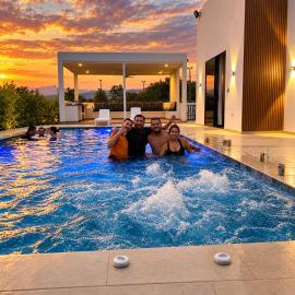Villa privada para 20 huéspedes con piscina y jacuzzi