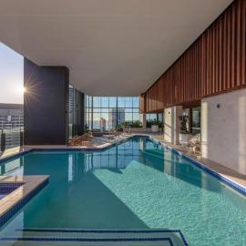 Modern 2 BR Apartment in the Heart of Broadbeach