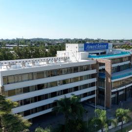 Howard Johnson Plaza Rosario، فندق في روزاريو