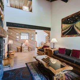 Sunriver Condo with Private Hot Tub WiFi