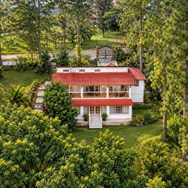 MountainzenEscape, hotel sa Los Altos de Cerro Azul