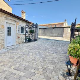 Apartments Barat