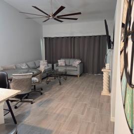 NEW 1st flr 1 lvl EZ parking duplx, hotel v destinácii Bokeelia