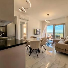 Maison Lazarus - Serene SeaView Luxe Apt Close to Larnaca & Ayia Napa, hotel sa Pyla