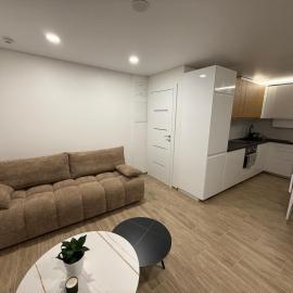 Kaunas Suburb Apartment with Terrace and Parking، فندق في Garliava