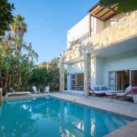 Atlantic Palms Courtyard