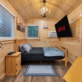 Immerse in Julian Cozy Cabin w Fireplace & Deck