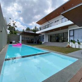 Villa 4 Kamar Tidur Dengan Kolam Renang Pribadi