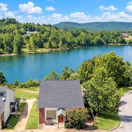 Hot Tub Lake View Eureka Springs Lakehouse