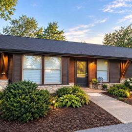 Awesome Lakehouse Unit at the Holiday Island Lodge，Holiday Island的飯店