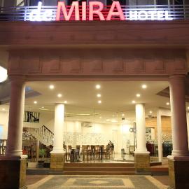 DeMira Hotel, khách sạn ở Surabaya