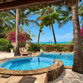 Villa Kipara - Beachside - Private Pool & Jacuzzi