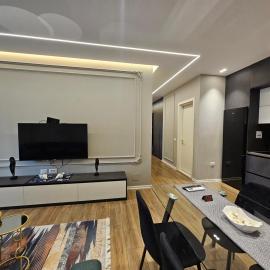 Tirana Apartment โรงแรมในKashar