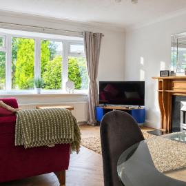 2-Bed Bungalow Sleeps 4 12 mins to Wrexham F C