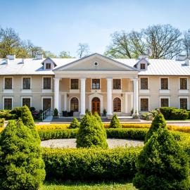 Hotel Rytwiany Pałac: Rytwiany şehrinde bir otel