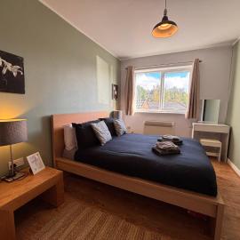 Modern 1-Bed Flat in Wigan, hotel a Wigan