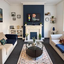 Spacious 4 Bedroom House Sleeps 8 With Game Room Near Metro，Felling的飯店