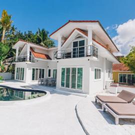 ART OCEAN VILLA Beachfront 10m & GUEST HOUSE & Private Pool Sea View Best Location