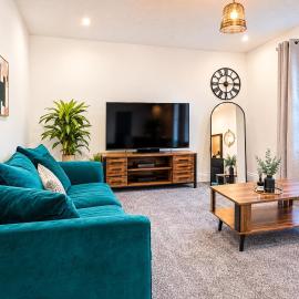 3 bed house in Telford close to PRH hospital, MOD, Wellington Station, Telford College Stadium with free parking, Netflix ideal for CONTRACTORS AND FAMILIES, хотел в Уелингтън