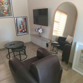 Okoli's Place, hotel u gradu Sandown