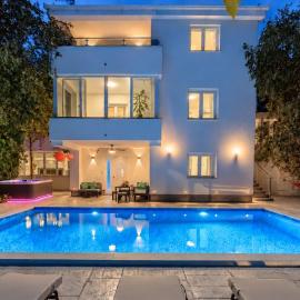 Villa Zara, Heated Pool, Jacuzzi, Sauna, 8 Guests