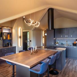 Lakefront escape in Bonvilston with Hot Tub
