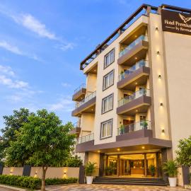 Hotel Premium Falcon Revmagic-Baner Road, ξενοδοχείο στο Pune