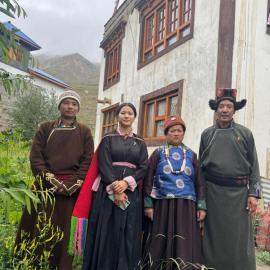 Khangok homestay, hotel di Padam