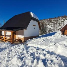 Etno Vikendica JuliE