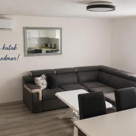 Doglodi Holiday House with Free Parking