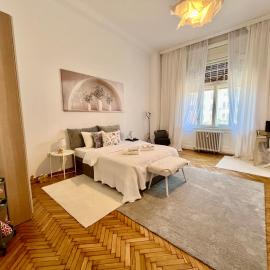 Breathtaking City Centre Views - Bright & Spacious 2BR