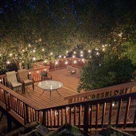 At Home in the Forest- Huge Deck-Sleeps 8