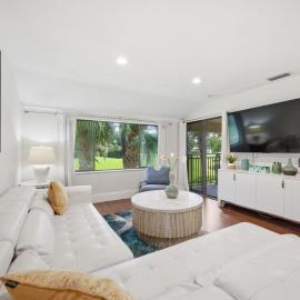 Saddlebrook Golf Course view Condo with Kitchen