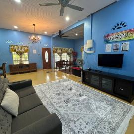 Homestay D Makmur UNIT 1, хотел в Мерсинг