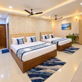 SEA VIEW from rooftop - Hotel Resort NB Grand Near Sea Beach and Shree Jagannath Temple - Restaurant - wifi - Lift - Parking - Power Backup, hótel í Puri