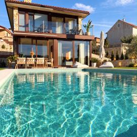 CESANTES VILLAGE e
