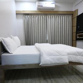 Hotel Darshan inn، فندق في Umargām